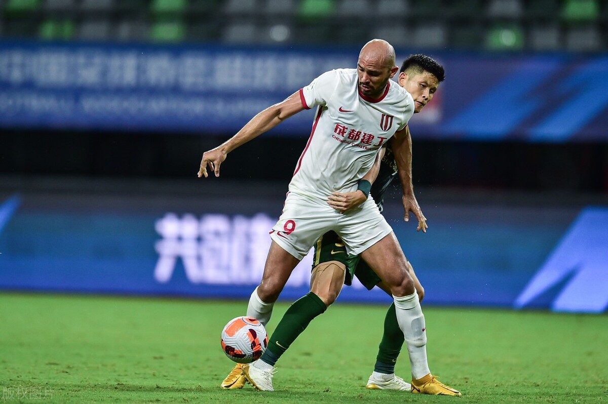 赛地聚焦：中超今夜热度飙升；孟菲斯灰熊豪取连胜；底气十足；资深球员宣示担当的简单介绍