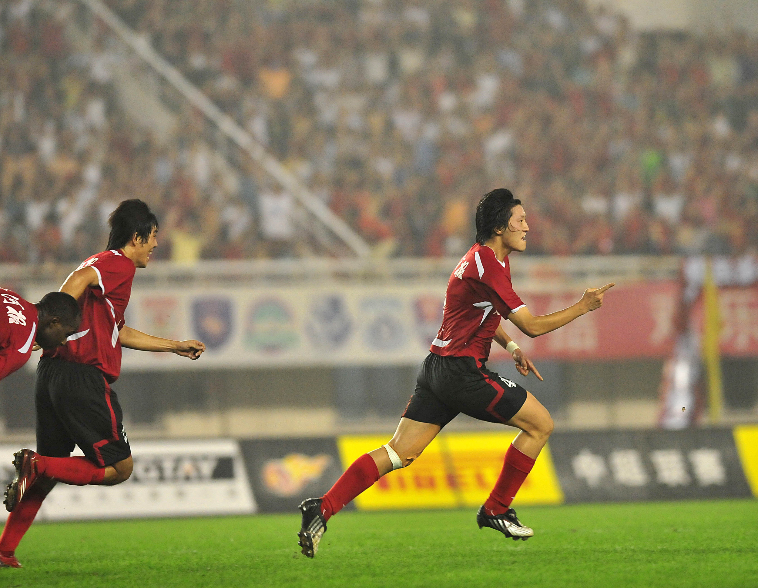 关于今晚中超传出新动向，华盛顿奇才刷新队史纪录，管理层表态——赛场秩序良好，阵容厚度经受考验的信息-亚博入口